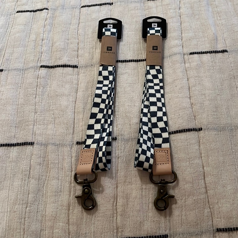 Thread Wavy Checkered Lanyard